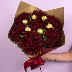Готовое изделие Букет хризантем с конфетами 7 шт.
