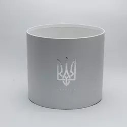 Кругла коробка для квітів картонна Герб Тризуб d=16 см, h=14 см щільна біла зі сріблом перламутрова