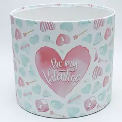Кругла коробка для квітів картонна BE MY VALENTINE d=20 см, h=18 см щільна біло-рожево-блакитна