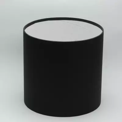 Круглая коробка для цветов картонная Однотонная d=20 cм, h=20 см плотная влагостойкая черная
