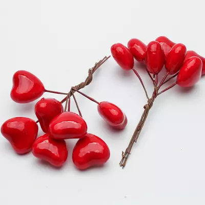 Сердечки для декора 2,5х2,5 см на проволоке красные лаковые