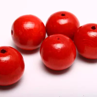 Бусины деревянные 3 см красные