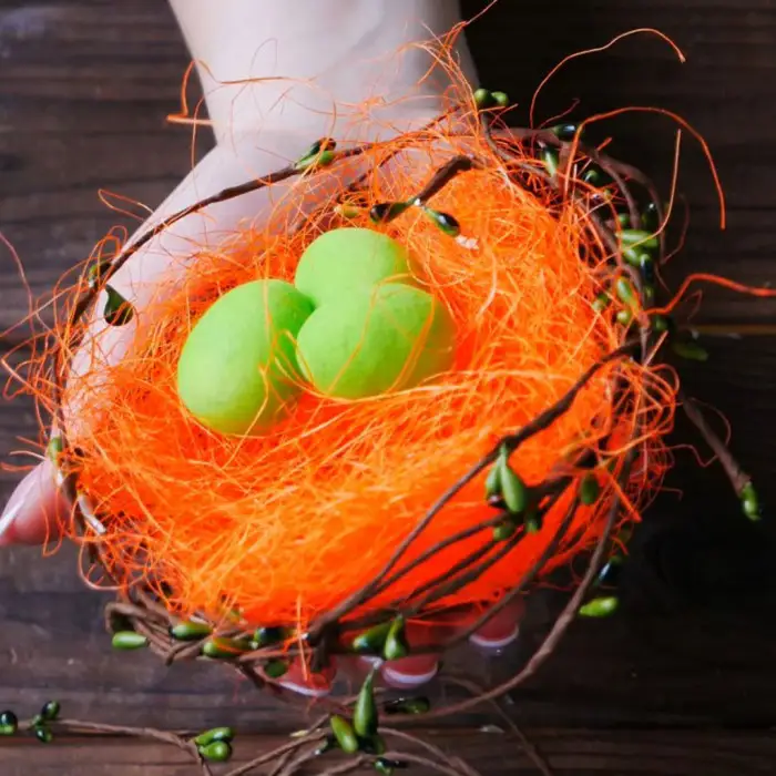 Праздничный стол на Пасху: яйца в гнездах и куличи… в яйцах!