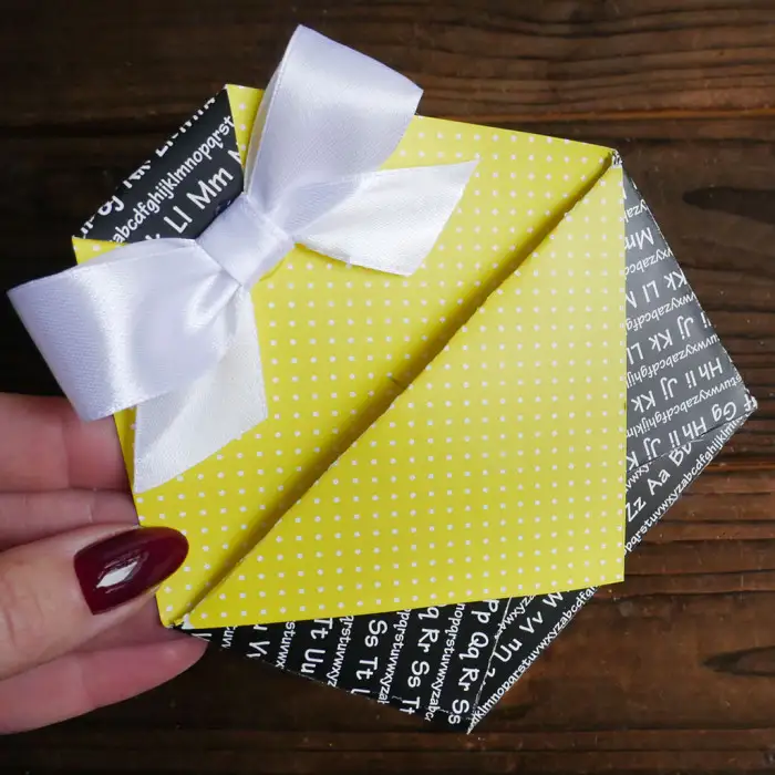 Как сделать подарочный конверт из бумаги?
