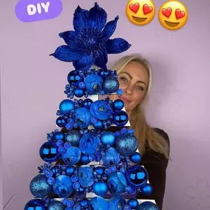 Відео огляд DIY MK Ялинка новорічна з синіми кульками 