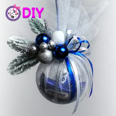 DIY MK Новорічна куля з білим фатином та цукерками